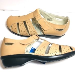 Propet Unisex-Adult Propet  April Fisherman Beige Leather Sandals Oyster 9M